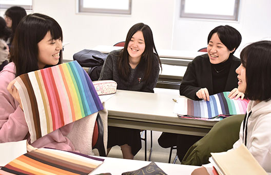 ブライダル学科の体験授業[カラー体験]
